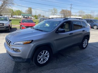 Used 2016 Jeep Cherokee Sport image 1