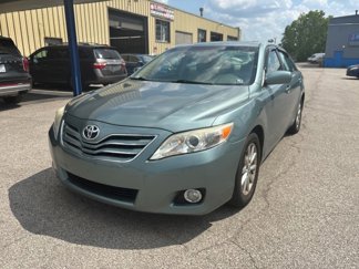 Used 2011 Toyota Camry LE image 1
