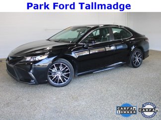 Used 2022 Toyota Camry SE image 1