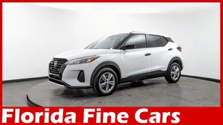 Used 2022 Nissan Kicks S image 1