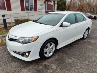 Used 2014 Toyota Camry SE image 1