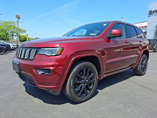 Certified 2022 Jeep Grand Cherokee Laredo X image 1