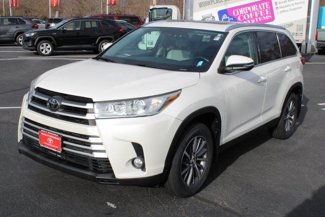 Certified 2019 Toyota Highlander XLE image 1