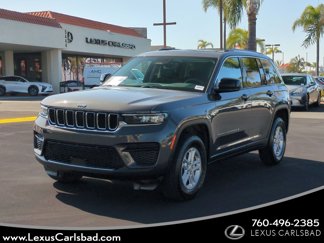 Used 2023 Jeep Grand Cherokee Laredo image 1