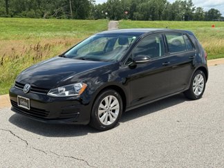 Used 2017 Volkswagen Golf S image 1