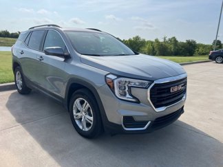 Used 2024 GMC Terrain SLE w/ Driver Convenience Package image 1