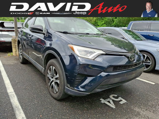 Used 2018 Toyota RAV4 LE image 1