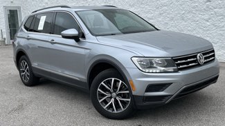 Used 2020 Volkswagen Tiguan SE w/ Panoramic Sunroof Package image 1