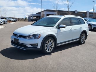 Used 2017 Volkswagen Golf Alltrack S image 1