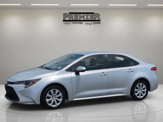 Used 2022 Toyota Corolla LE image 1