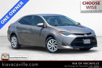 Used 2018 Toyota Corolla LE image 1