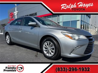 Used 2016 Toyota Camry LE image 1