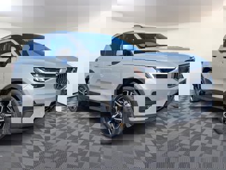 Certified 2025 Volvo XC40 B5 Core image 1