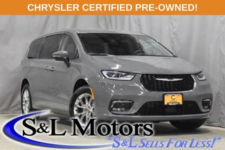 Certified 2023 Chrysler Pacifica Touring-L image 1