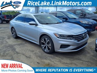 Used 2021 Volkswagen Passat 2.0T SE image 1