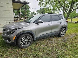 Used 2021 Kia Seltos S image 1