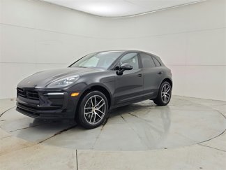 Certified 2025 Porsche Macan image 1