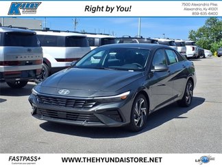 New 2025 Hyundai Elantra SEL image 1