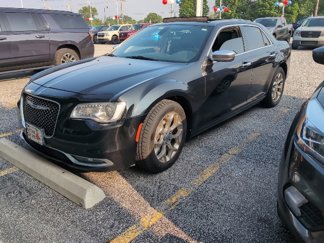 Used 2017 Chrysler 300 C Platinum image 1