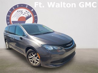 Used 2020 Chrysler Voyager Lxi image 1