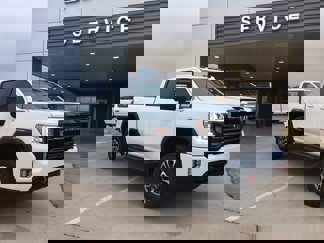 Used 2023 GMC Sierra 2500 AT4 image 1