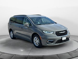 Used 2022 Chrysler Pacifica Touring-L image 1
