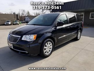 Used 2016 Chrysler Town & Country Touring image 1