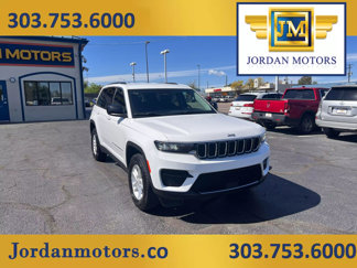 Used 2023 Jeep Grand Cherokee Laredo image 1