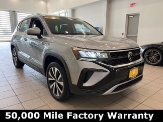 Used 2022 Volkswagen Taos SE image 1