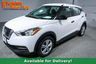 Used 2020 Nissan Kicks S image 1