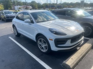 Certified 2022 Porsche Macan image 1