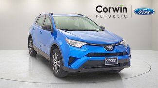 Used 2018 Toyota RAV4 LE image 1