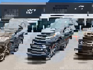 Used 2019 Toyota Highlander XLE image 1