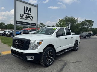 Used 2017 Nissan Titan S image 1