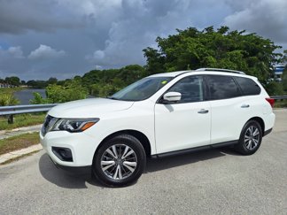 Used 2020 Nissan Pathfinder SL image 1