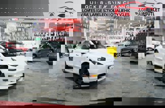 Used 2021 Tesla Model 3 Standard Range Plus image 1