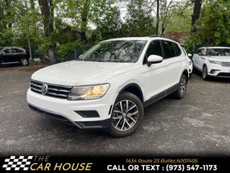 Used 2020 Volkswagen Tiguan SE w/ Panoramic Sunroof Package image 1