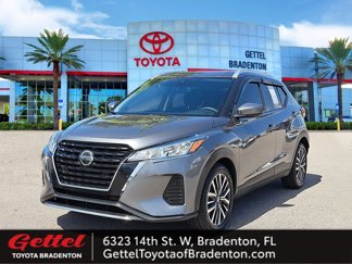 Used 2021 Nissan Kicks SV image 1