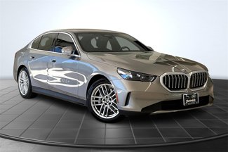 Used 2024 BMW 530i image 1