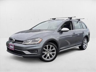 Used 2019 Volkswagen Golf S image 1