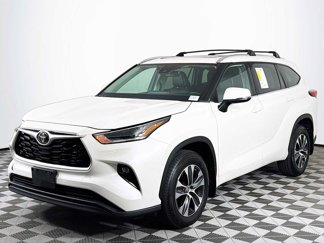 Used 2021 Toyota Highlander XLE image 1