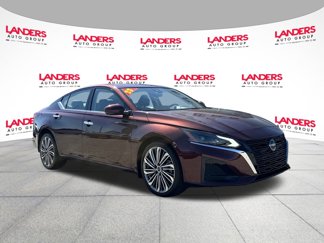 Used 2023 Nissan Altima 2.5 SL image 1
