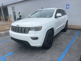 Used 2020 Jeep Grand Cherokee Altitude image 1