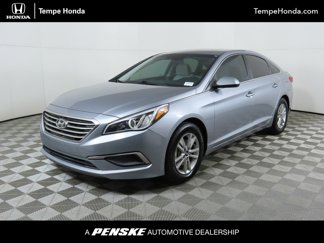 Used 2017 Hyundai Sonata SE image 1