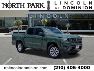 Used 2022 Nissan Frontier SV image 1