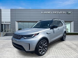 Used 2024 Land Rover Discovery S image 1