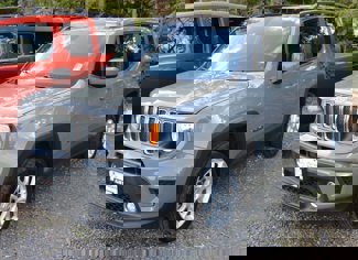 Used 2021 Jeep Renegade Latitude w/ Convenience Group image 1