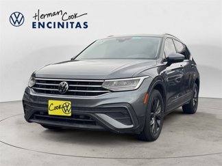 Used 2022 Volkswagen Tiguan SE w/ Panoramic Sunroof Package image 1