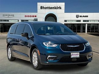New 2025 Chrysler Pacifica Select image 1