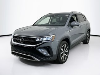 Used 2022 Volkswagen Taos SE image 1